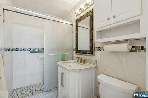 2000 Linwood Avenue Fort Lee NJ 07024