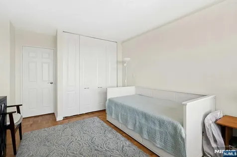2000 Linwood Avenue Fort Lee NJ 07024