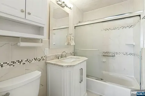 2000 Linwood Avenue Fort Lee NJ 07024