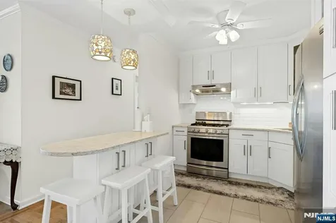 2000 Linwood Avenue Fort Lee NJ 07024