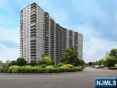 2000 Linwood Avenue Fort Lee NJ 07024