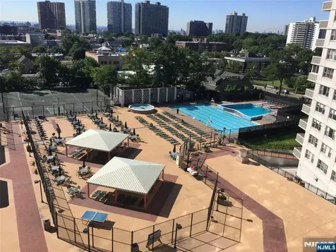 2000 Linwood Avenue Fort Lee NJ 07024