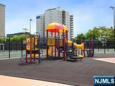2000 Linwood Avenue Fort Lee NJ 07024