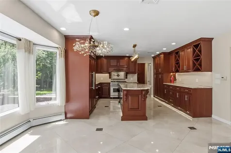 2 Woodside Avenue West Caldwell NJ 07006