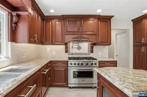 2 Woodside Avenue West Caldwell NJ 07006