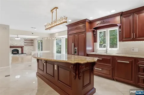 2 Woodside Avenue West Caldwell NJ 07006