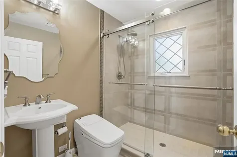 2 Woodside Avenue West Caldwell NJ 07006