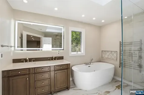 2 Woodside Avenue West Caldwell NJ 07006