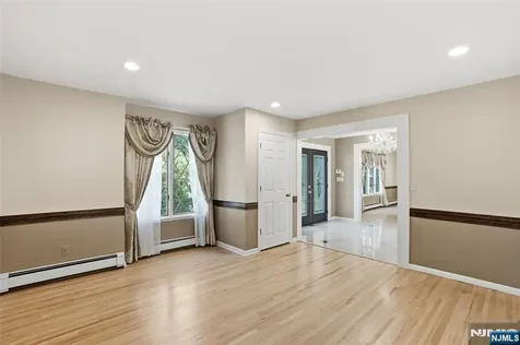 2 Woodside Avenue West Caldwell NJ 07006