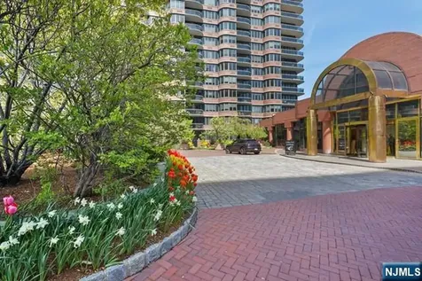 100 Carlyle Cliffside Park NJ 07010