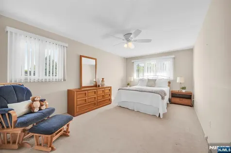184 Andover Drive Wayne NJ 07470