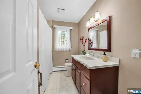 184 Andover Drive Wayne NJ 07470