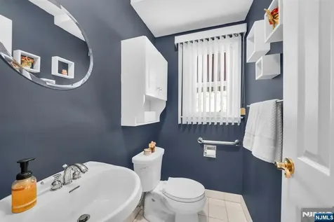 184 Andover Drive Wayne NJ 07470