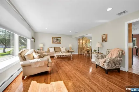 184 Andover Drive Wayne NJ 07470
