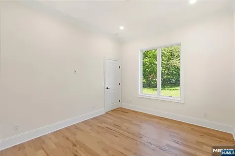 13 Harding Place Livingston NJ 07039