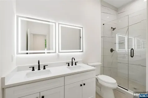 13 Harding Place Livingston NJ 07039