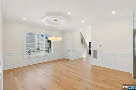 13 Harding Place Livingston NJ 07039
