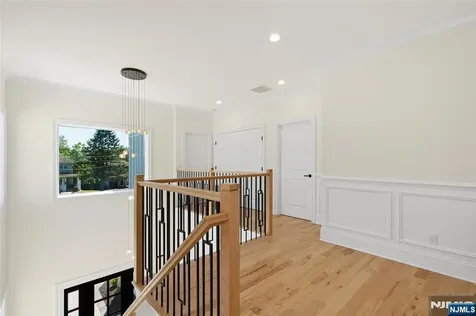 13 Harding Place Livingston NJ 07039