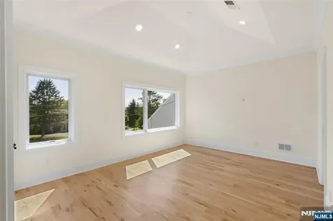 13 Harding Place Livingston NJ 07039