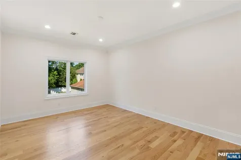 13 Harding Place Livingston NJ 07039