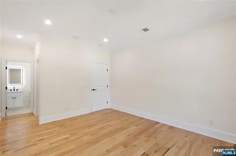 13 Harding Place Livingston NJ 07039