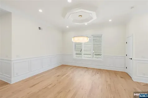 13 Harding Place Livingston NJ 07039