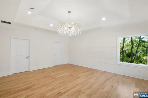13 Harding Place Livingston NJ 07039