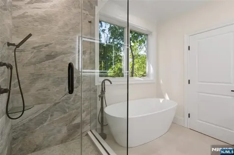 13 Harding Place Livingston NJ 07039