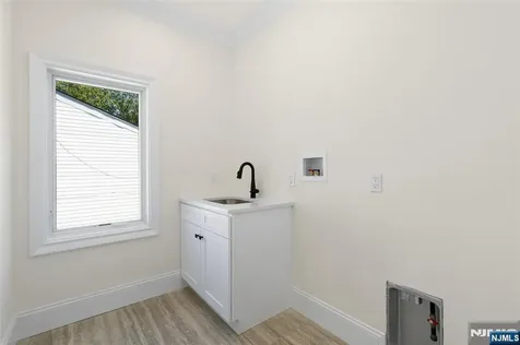 13 Harding Place Livingston NJ 07039