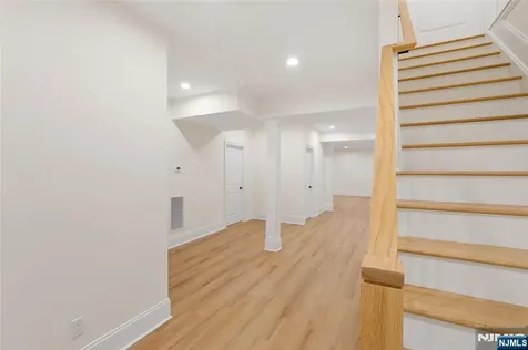 13 Harding Place Livingston NJ 07039