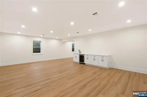 13 Harding Place Livingston NJ 07039