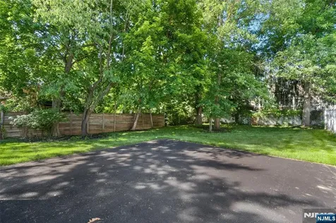 13 Harding Place Livingston NJ 07039