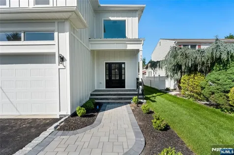 13 Harding Place Livingston NJ 07039