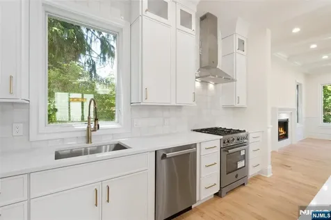 13 Harding Place Livingston NJ 07039