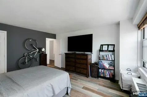 2077 Center Avenue Fort Lee NJ 07024