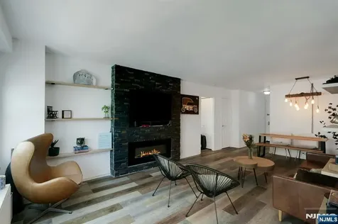 2077 Center Avenue Fort Lee NJ 07024