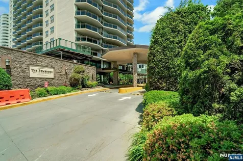 2077 Center Avenue Fort Lee NJ 07024