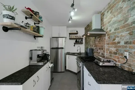 2077 Center Avenue Fort Lee NJ 07024