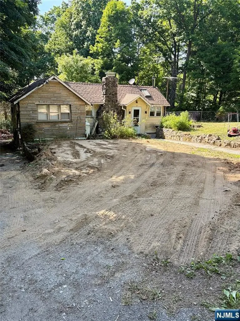 17 Onteora Road Vernon NJ 07422