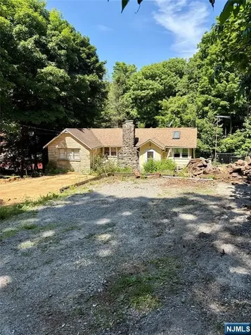 17 Onteora Road Vernon NJ 07422