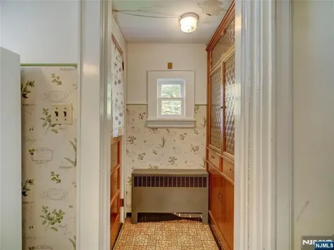 213 Kipp Avenue Elmwood Park NJ 07407