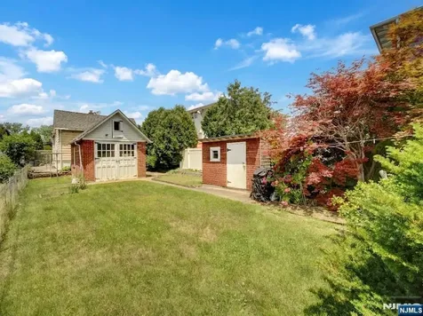 213 Kipp Avenue Elmwood Park NJ 07407