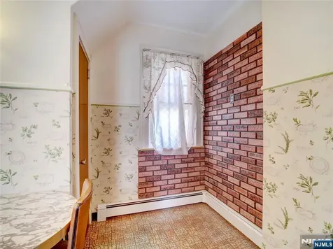 213 Kipp Avenue Elmwood Park NJ 07407