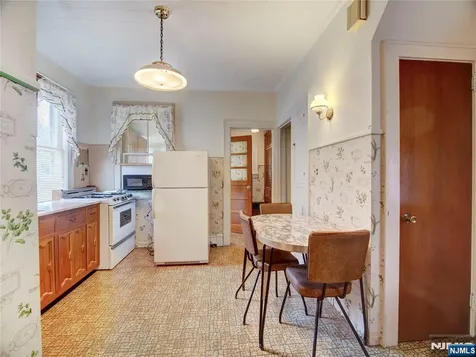 213 Kipp Avenue Elmwood Park NJ 07407