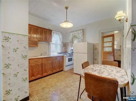 213 Kipp Avenue Elmwood Park NJ 07407