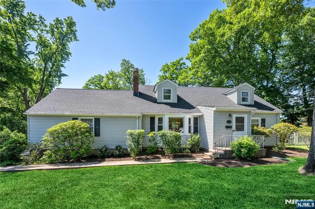 12 Waibel Drive Allendale NJ 07401
