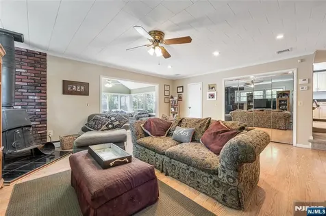 12 Waibel Drive Allendale NJ 07401