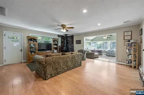 12 Waibel Drive Allendale NJ 07401
