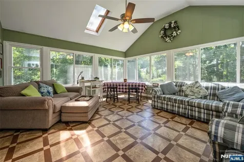12 Waibel Drive Allendale NJ 07401