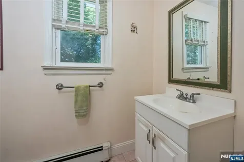 12 Waibel Drive Allendale NJ 07401